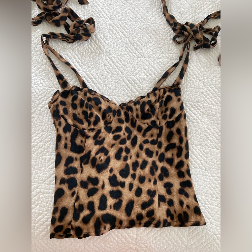 Reformation Cheetah top with tie shoulder straps SIZE: 0